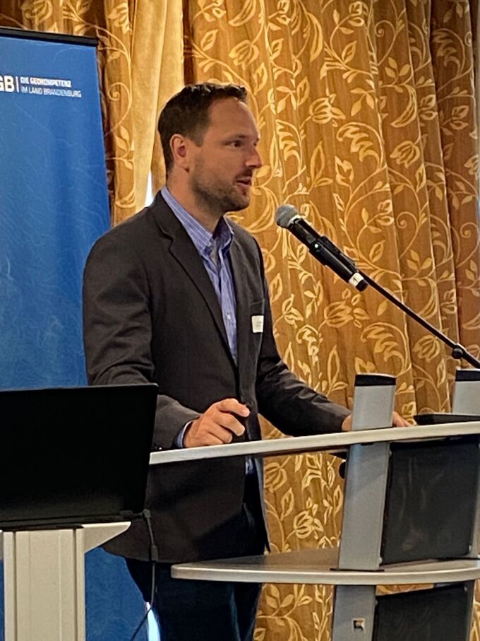 öffnet Foto von Dr. Rico Richter, Point Cloud Technology GmbH beim Vortrag