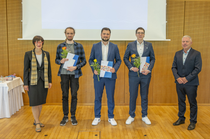 Übergabe der Prüfungszeugnisse im Bereich Geomatik