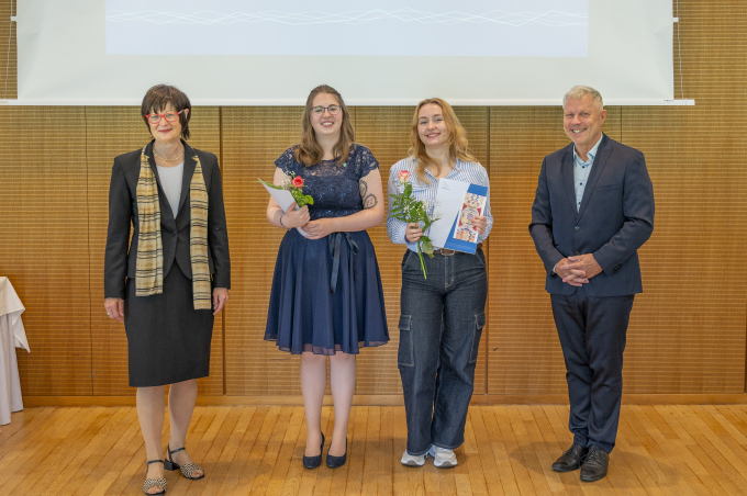 Übergabe der Prüfungszeugnisse im Bereich Geomatik