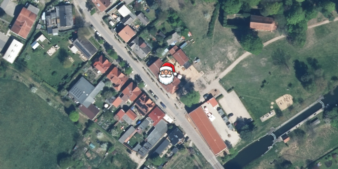 öffnet Infarotbild mit dem Weihnachtshaus in der Klosterstraße 23 in Himmelpfort (LK Oberhavel)