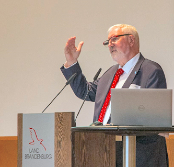 Herr Prof. Killiches, Präsident der LGB, bei der Begrüßungsrede.