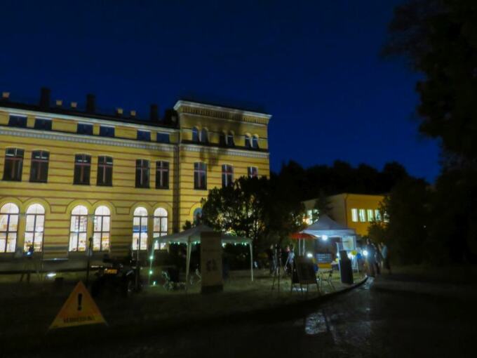 Foto: Der Stand bei Nacht