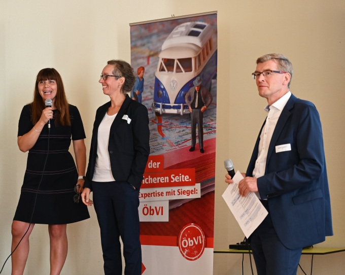 Foto von Frau Rieck, Frau Volesky (Wasserstraßen- und Schifffahrtsamt Spree-Havel), Herr Schönitz (MIK)